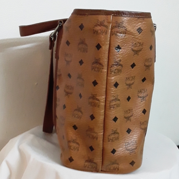 AUTHENTIC MCM TOTE - Picture 4 of 8